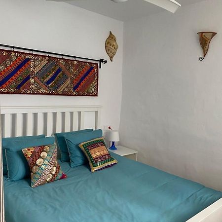 Cheerful One Bedroom Townhouse With Patio Árchez Dış mekan fotoğraf