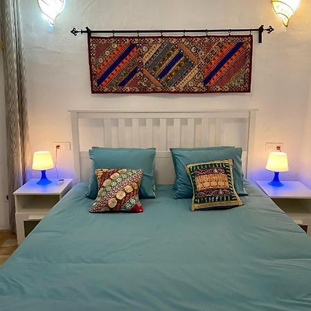 Cheerful One Bedroom Townhouse With Patio Árchez Dış mekan fotoğraf