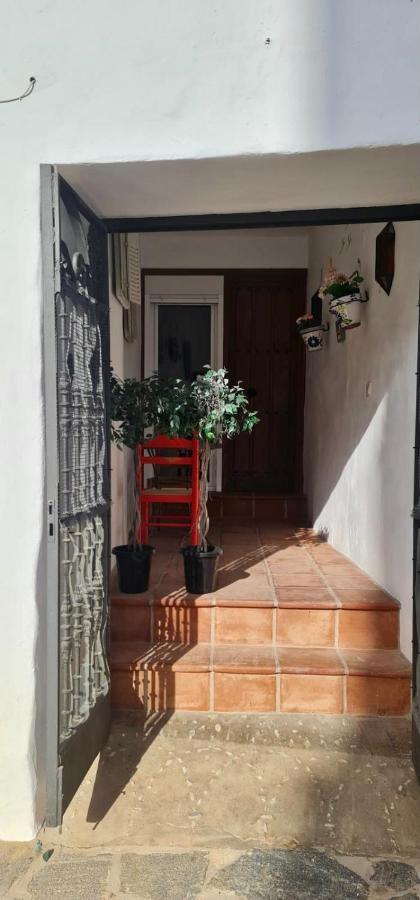 Cheerful One Bedroom Townhouse With Patio Árchez Dış mekan fotoğraf
