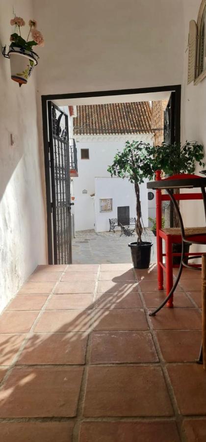 Cheerful One Bedroom Townhouse With Patio Árchez Dış mekan fotoğraf