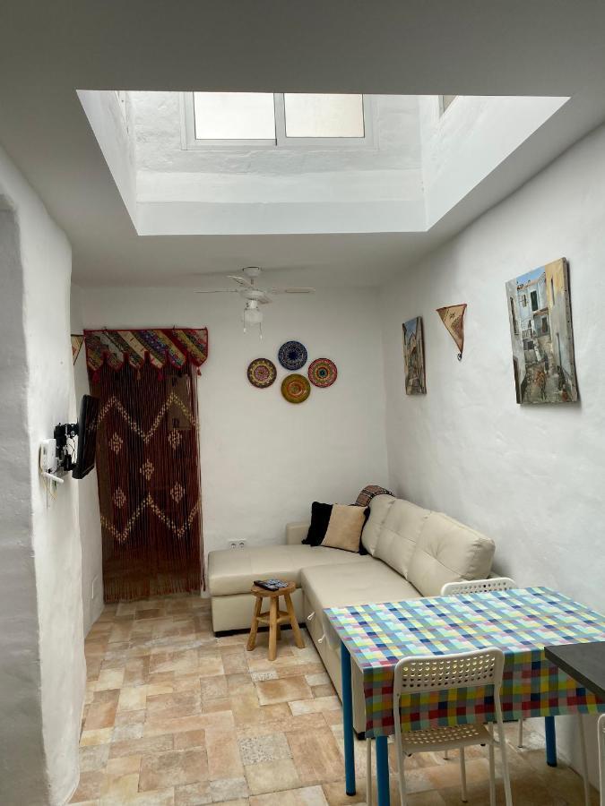 Cheerful One Bedroom Townhouse With Patio Árchez Dış mekan fotoğraf