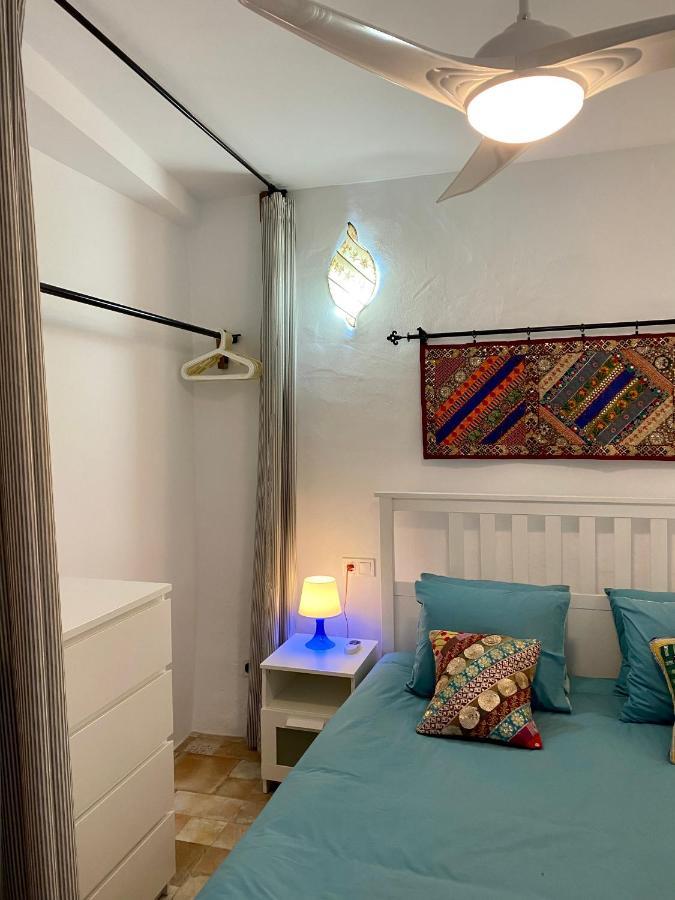 Cheerful One Bedroom Townhouse With Patio Árchez Dış mekan fotoğraf
