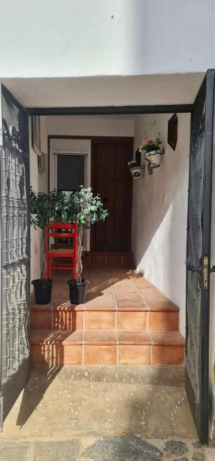 Cheerful One Bedroom Townhouse With Patio Árchez Dış mekan fotoğraf