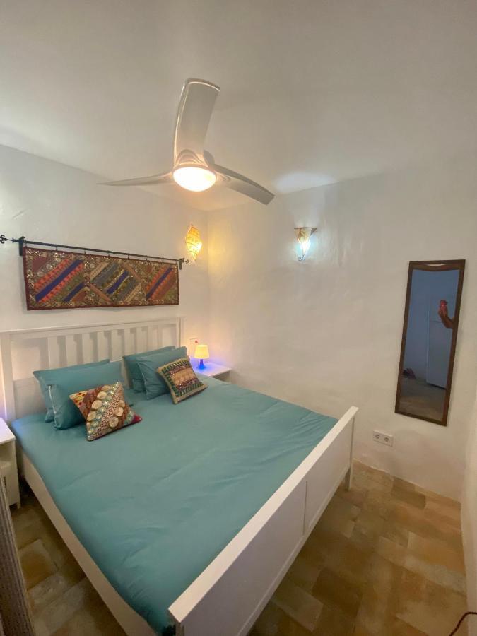 Cheerful One Bedroom Townhouse With Patio Árchez Dış mekan fotoğraf