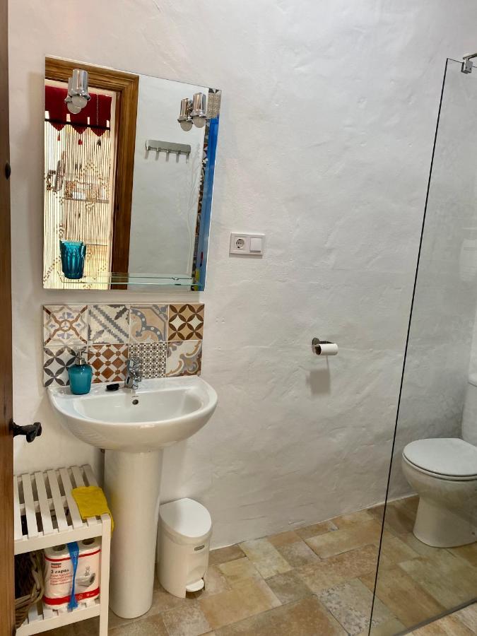 Cheerful One Bedroom Townhouse With Patio Árchez Dış mekan fotoğraf
